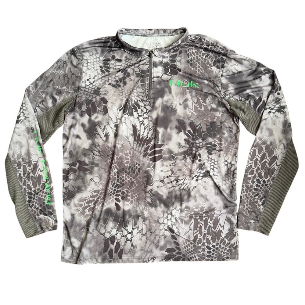 HUK Fishing Long Sleeved Quarter Zip Light Pull Over Shirt